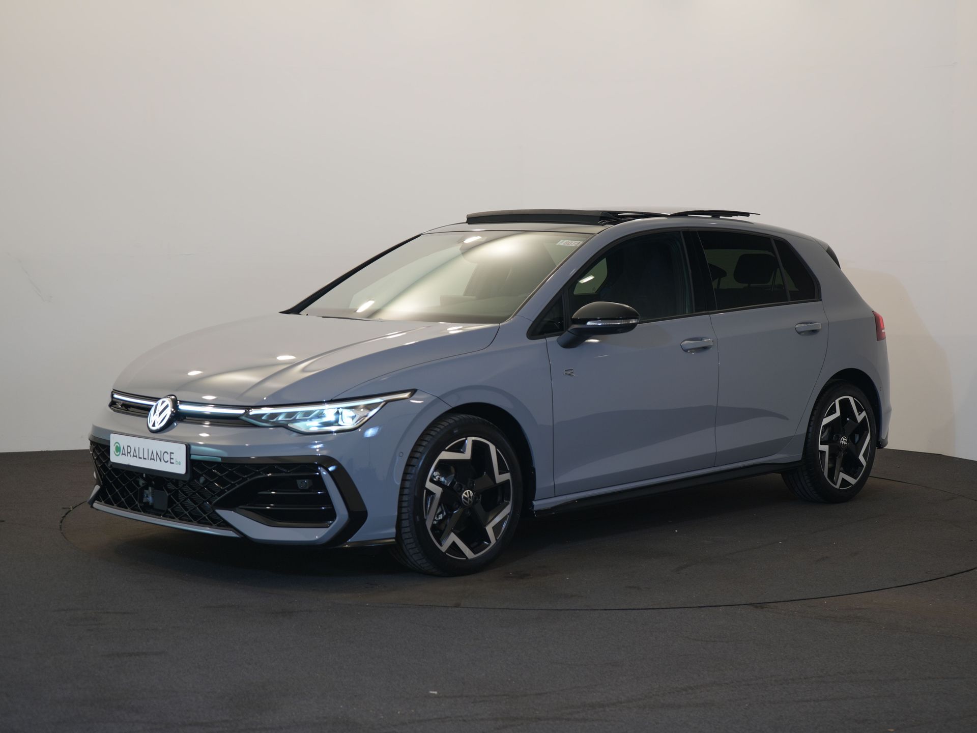 volkswagen-golf-viii-r-line-caralliance-le-plus-grand-stock-de